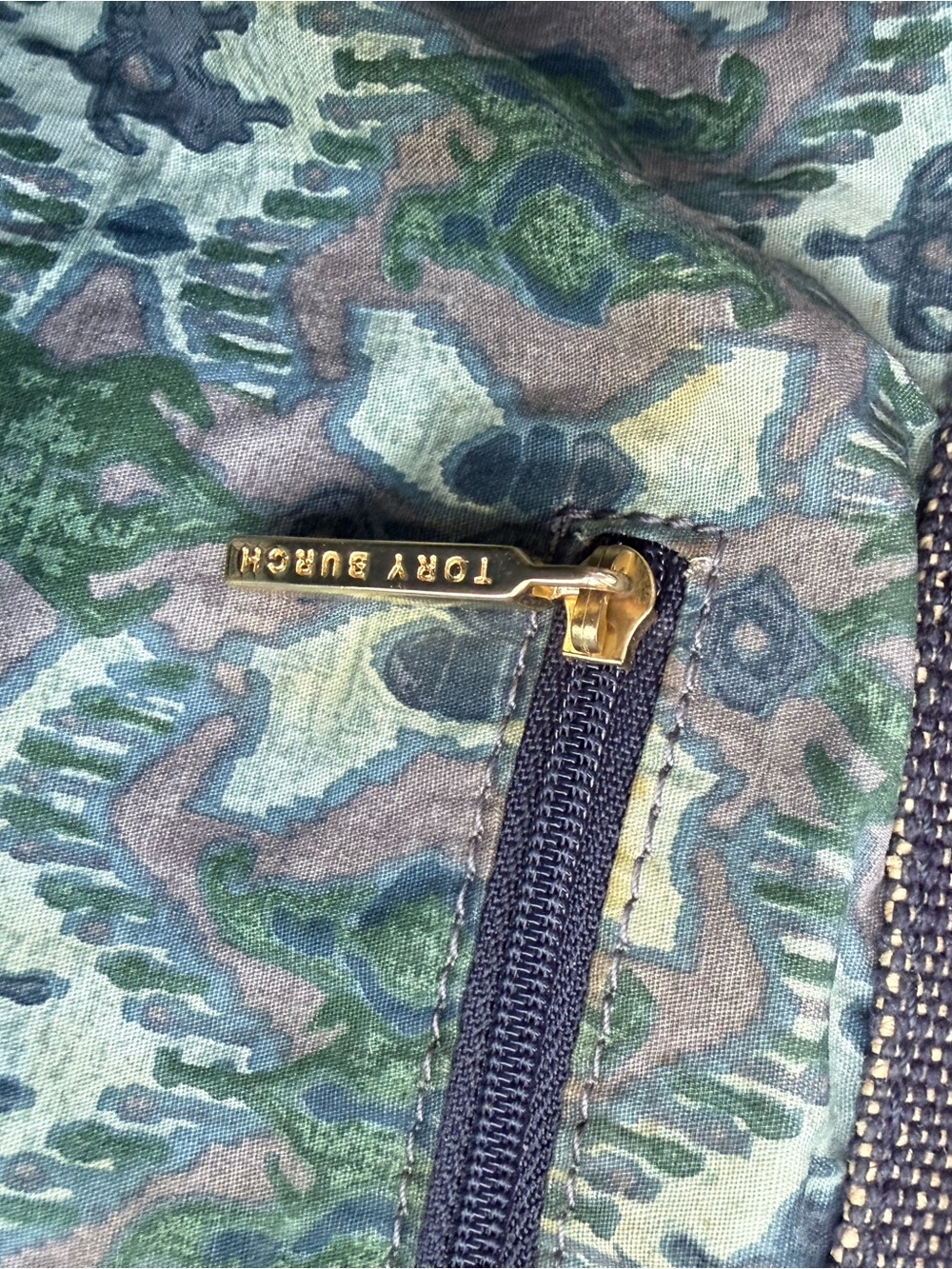 Tory Burch Vintage Navy & Light Blue Striped Canvas Tote with Logo Patch - Beach - Picture 10 of 13